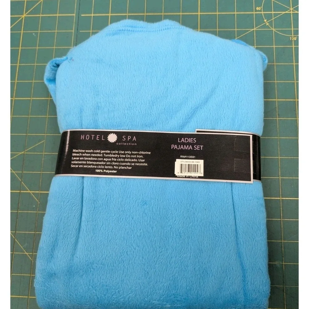 Hotel Spa Women's Small Ultimate Comfort Collection Pajamas Minky Fleece‎ NEW